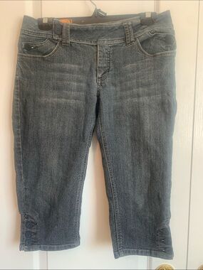 Y2K. Cropped Button-Hem Women’s Gray Denim Jeans
